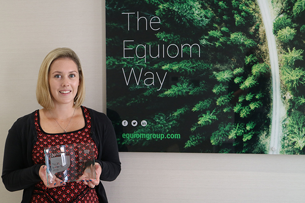 Jessica Wallbridge with her 2019 eprivateclient Top 35 Under 35 award